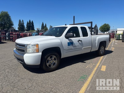 2008 Chevrolet SILVERADO 4x4 Extended Cab Pickup