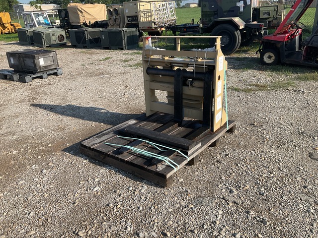 JLG 1170038 Side Shift Carriage Attachment