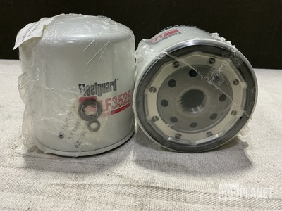 (12) Fleetguard LF3528 Oil Filters