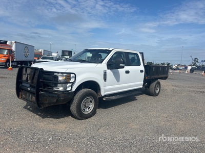 2019 Ford F-250 XL 4x4 Crew Cab Camion à Plateau
