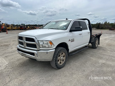 2015 Ram 2500 4x4 Crew Cab Camion à Plateau