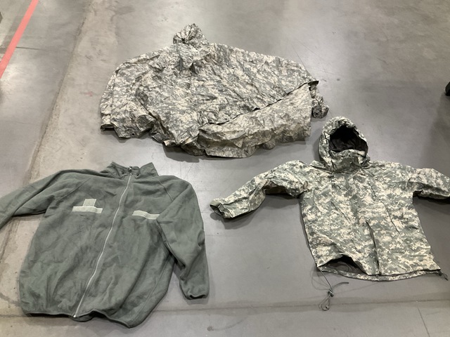 (4) Extreme Cold Weather Parka Liners, (5) Wet Weather Jackets & Assorted Items (4) Extreme Cold Weather Parka Liners, (5) Wet Weather Jackets & Assorted Items