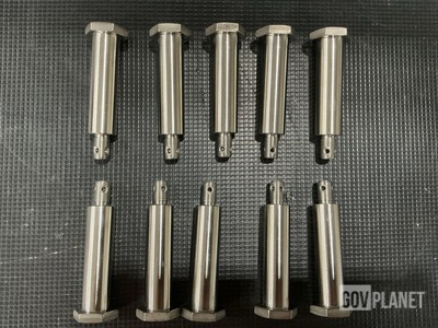 (96) Boeing 69-63787-504 Bolts