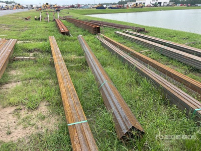 Quantity of (9) 2025 Kit Containers 3 in x 22 ft Steel Square Tubing その他 - 店舗 & 倉庫 (Unused)