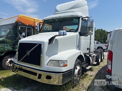 2017 Volvo VNM 6x4 Tracteur routier (Inoperable)