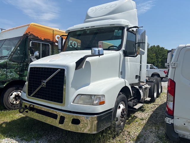 2017 Volvo VNM 6x4 T/A Day Cab Truck Tractor (Inoperable)