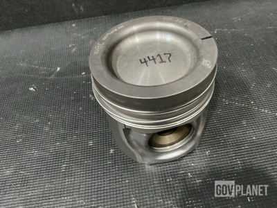 (7) Detroit Diesel 9060304417 Internal Combustion Pistons
