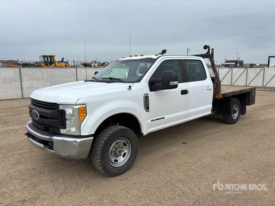 2017 Ford F-350 XL 4x4 Crew Cab Flatbed Truck
