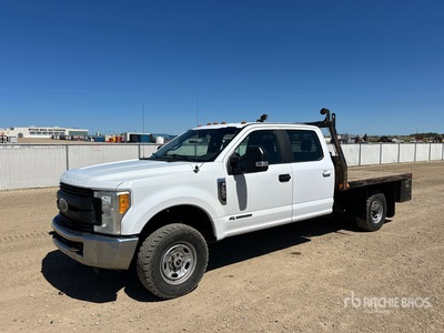 2017 Ford F-350 XL 4x4 Crew Cab Flatbed Truck