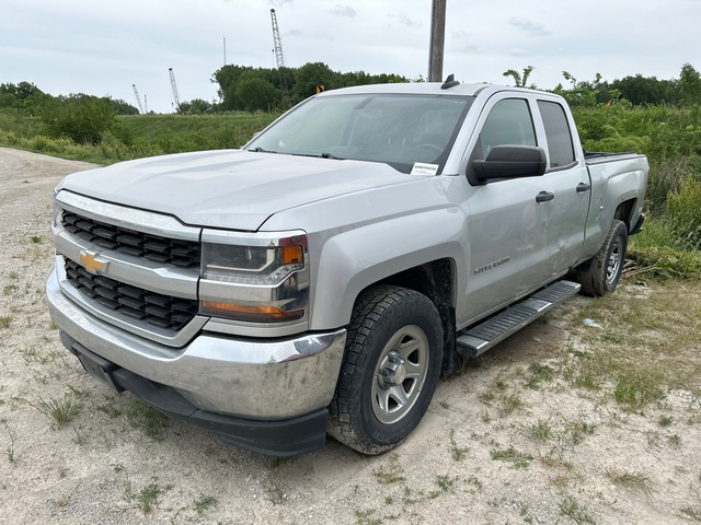 2017 Chevrolet 1500 Silverado 4x2 Crew Cab Pickup 2017 Chevrolet 1500 Silverado 4x2 Crew Cab Pickup