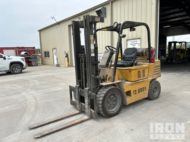 1992 Cat VC60E 6000 lb Pneumatic Tire Forklift