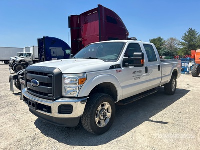 2015 Ford F-250 XL 4x2 Crew Cab ピックアップ (Inoperable)