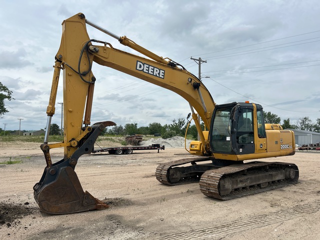 2002 John Deere 200C LC Tracked Excavator