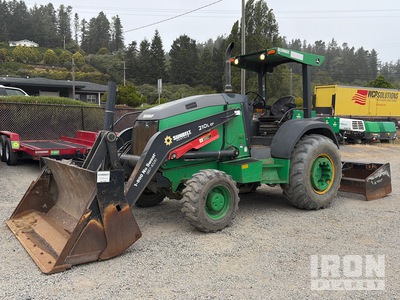 2018 John Deere 210L EP 4x4 Chargeuse entretien paysager