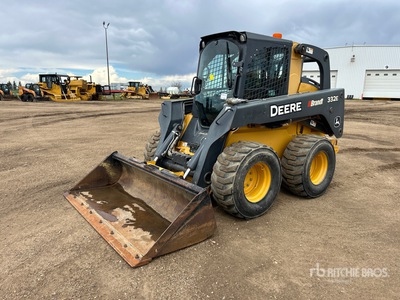 2015 John Deree 332E Two-Speed Skid Steer Loader