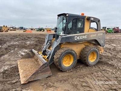 2015 John Deree 332E Two-Speed Skid Steer Loader