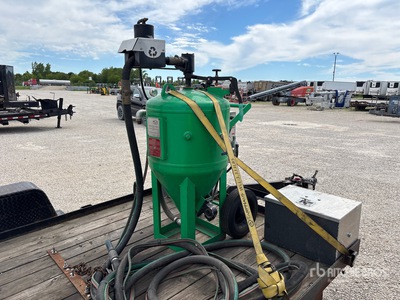 Dustless Blasting DB800 Pneumatic Sand Blaster