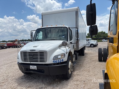 2015 Freightliner M2106 4x2 Camion fourgon