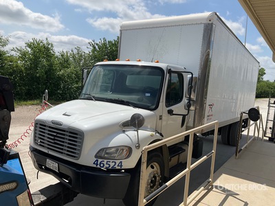 2015 Freightliner M2 106 شاحنة فان