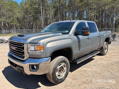 2017 GMC Sierra 2500HD 4x4 Crew Cab Pickup