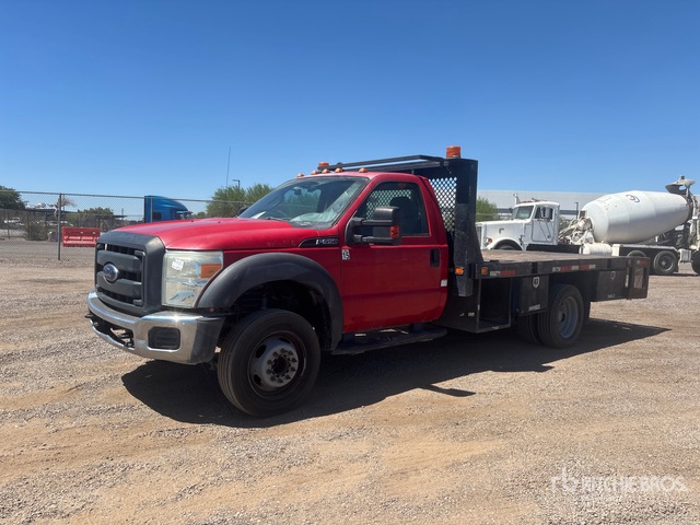 2014 Ford F-550 XL 4x2 Flatbed Truck