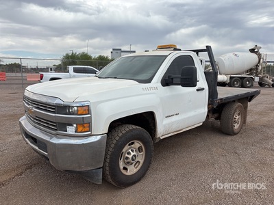2017 Chevrolet Silverado 2500 4x4 Camion à Plateau