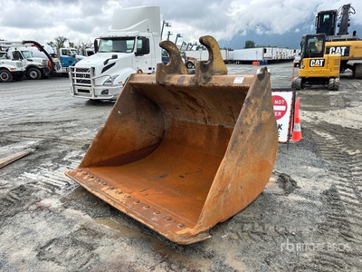 82 in Cleanup Excavator Bucket - Fits CAT 349FL