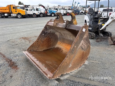 66 in Cleanup Excavator Bucket - Fits CAT 335FL