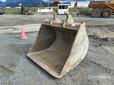 66 in Cleanup Excavator Bucket - Fits CAT 335FL