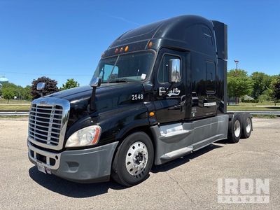 2014 Freightliner Cascadia 125 6x4 T/A Sleeper Truck Tractor