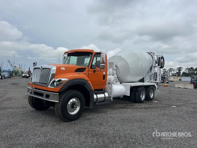 2013 International Workstar 7600 8x4 Mixer Truck