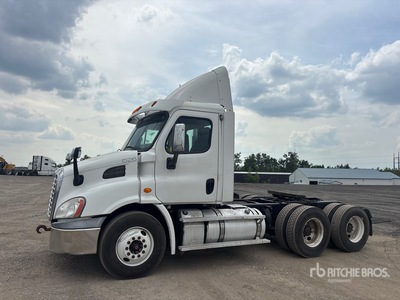 2014 Freightliner Cascadia 113 6x4 T/A Day Cab Truck Tractor