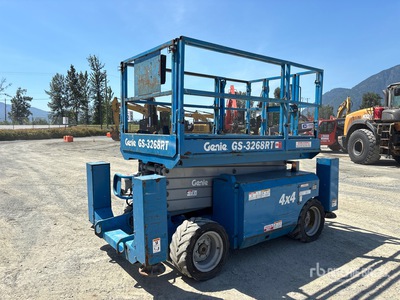2006 Genie GS-3268 4x4 Dual Fuel Plateforme élévatrice à ciseaux
