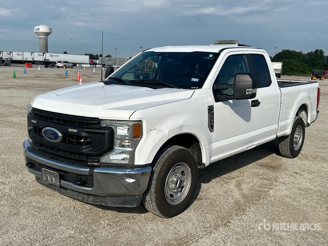 2022 Ford F-250 XL 4x2 Extended Cab Pickup