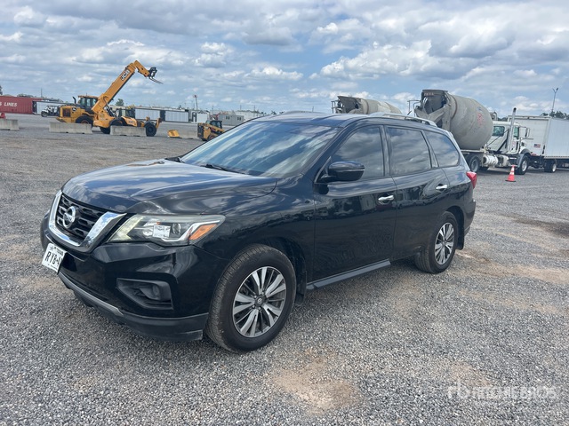 2017 Nissan Pathfinder 4WD SUV