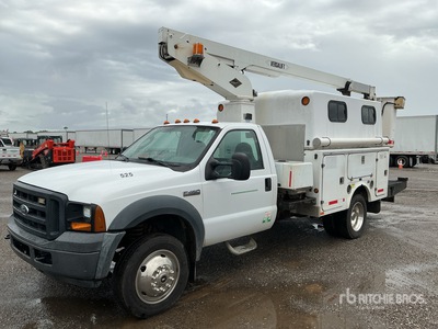 Versalift on 2006 Ford F-450 XL 4x2 Bucket Truck