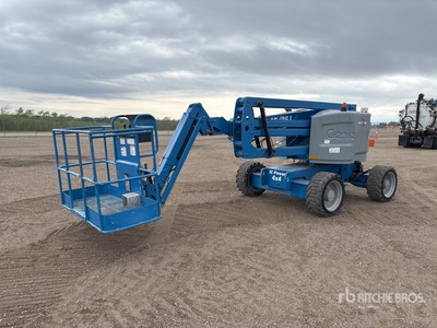 2014 Genie Z45/25 4WD Dual Fuel Articulating Boom Lift
