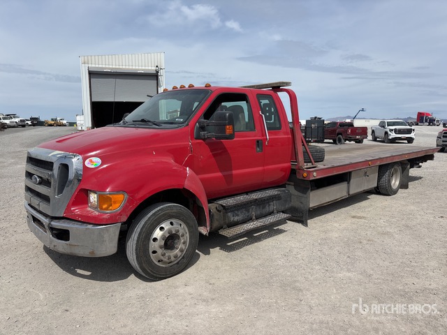 2011 Ford F-650 4x2 Extended Cab Rollback Truck
