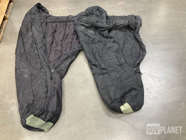 (120) Sleeping Bags