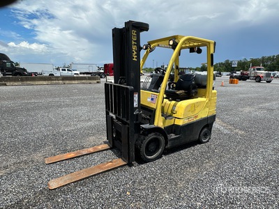 Hyster S60 5500 lb Pneumatic Tire Montacargas