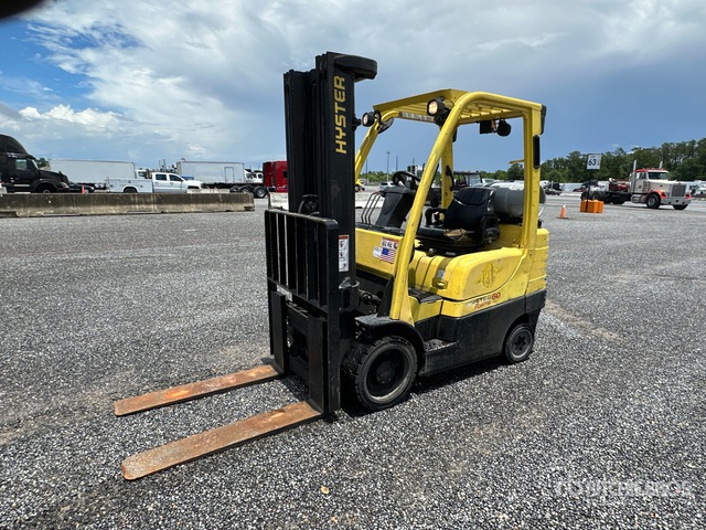 Hyster S60FT 5500 lb Pneumatic Tire Forklift