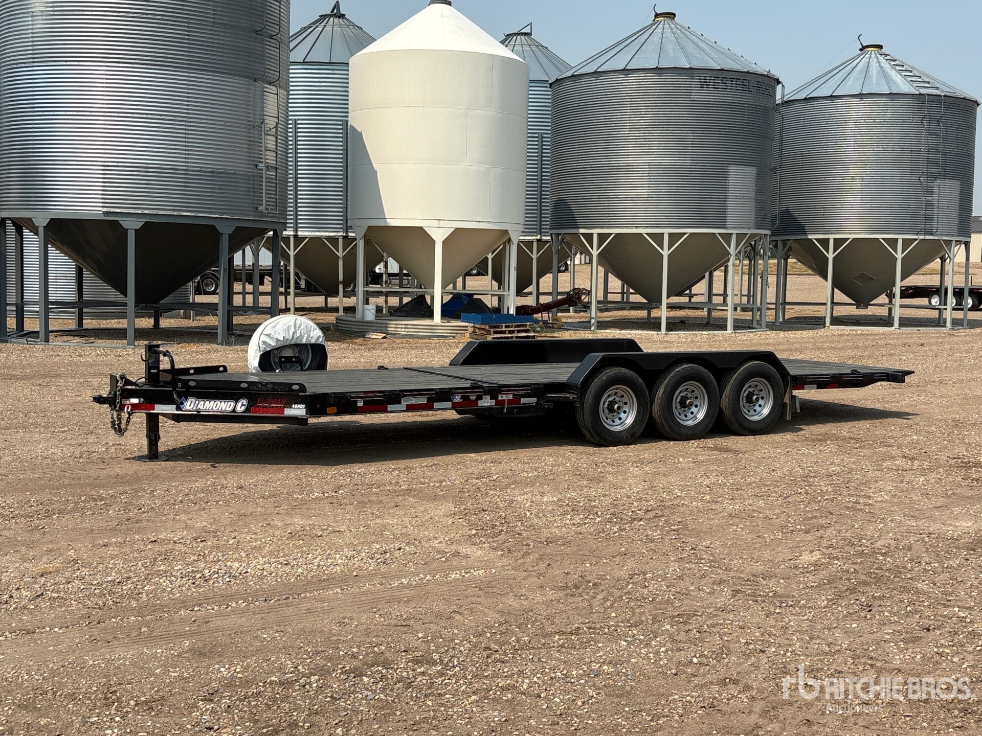 2017 Diamond C 24 ft Tri/A Tilt Deck Trailer
