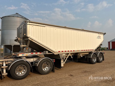 2018 Doepker 30 ft T/A Super B-Train Pup 穀物用トレーラー