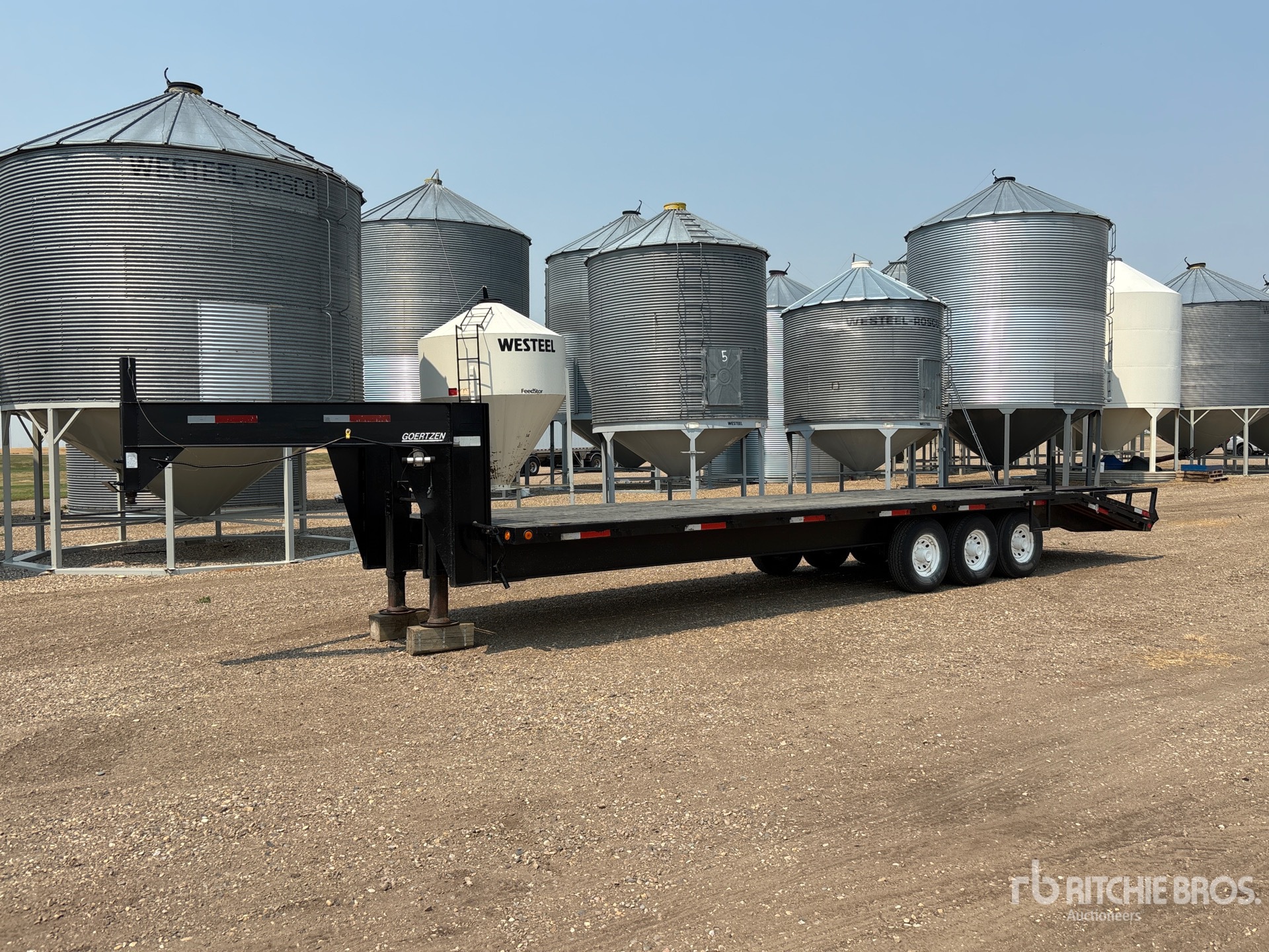 Goertzen 25 ft Tri/A Gooseneck Flatbed Trailer