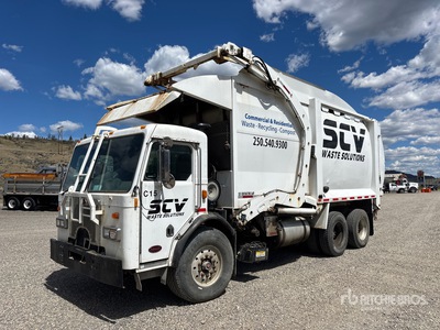 2005 Peterbilt 320 6x4 Front Loader Waste Collection Truck