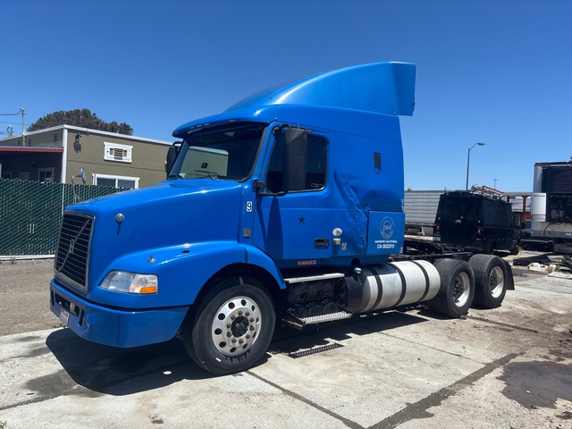2013 Volvo VNM 6x4 T/A Day Cab Truck Tractor