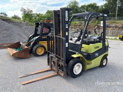 Clark C25L 4600 lb Forklift (Inoperable)