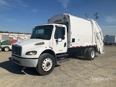 2006 Freightliner M2 106 4x2 Rear Loader Vuilniswagen