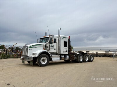 2020 Kenworth T800 8x6 Sleeper Winch Truck