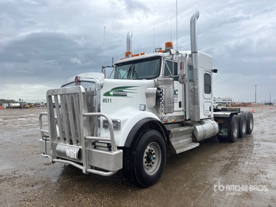 2015 Kenworth W900L 8x6 Tracteur routier couchette